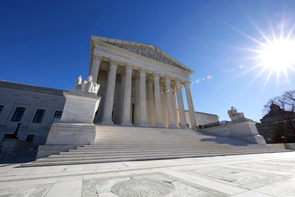 US Supreme Court Delivers Unanimous Immigration Ruling